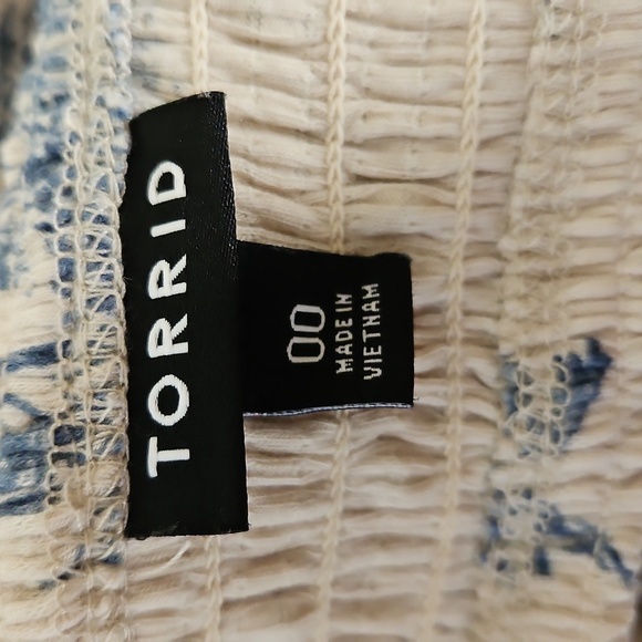 Torrid Smocked Criss-Cross Babydoll Top Tropical/Palm Tree Print Size Med. (00) - Picture 8 of 10